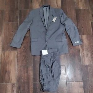 Men's 2 piece kenneth Cole reaction suit